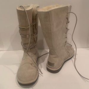 Ugg Whitley boots cream size 7
